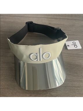 ALO Yoga Reflective Visor green